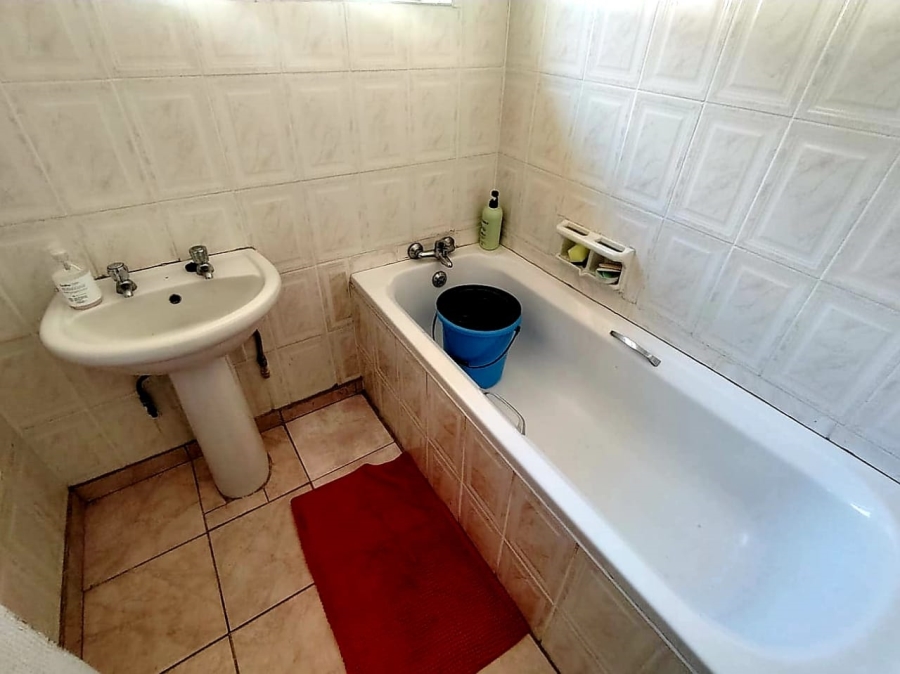 3 Bedroom Property for Sale in Cambridge West Eastern Cape